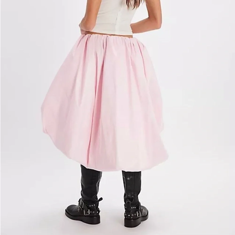 For Love & Lemons Whipped Cream Taffeta Bubble Skirt in pink size S - Picture 2 of 8